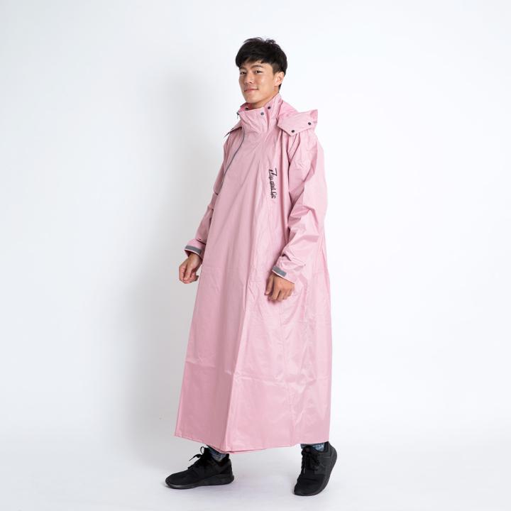 Áo đi mưa liền thân với khóa kiểu chéo được cấp bằng sáng chế