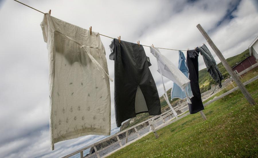 Có cần giặt quần áo mưa sau mỗi lần sử dụng, 99% đang làm sai